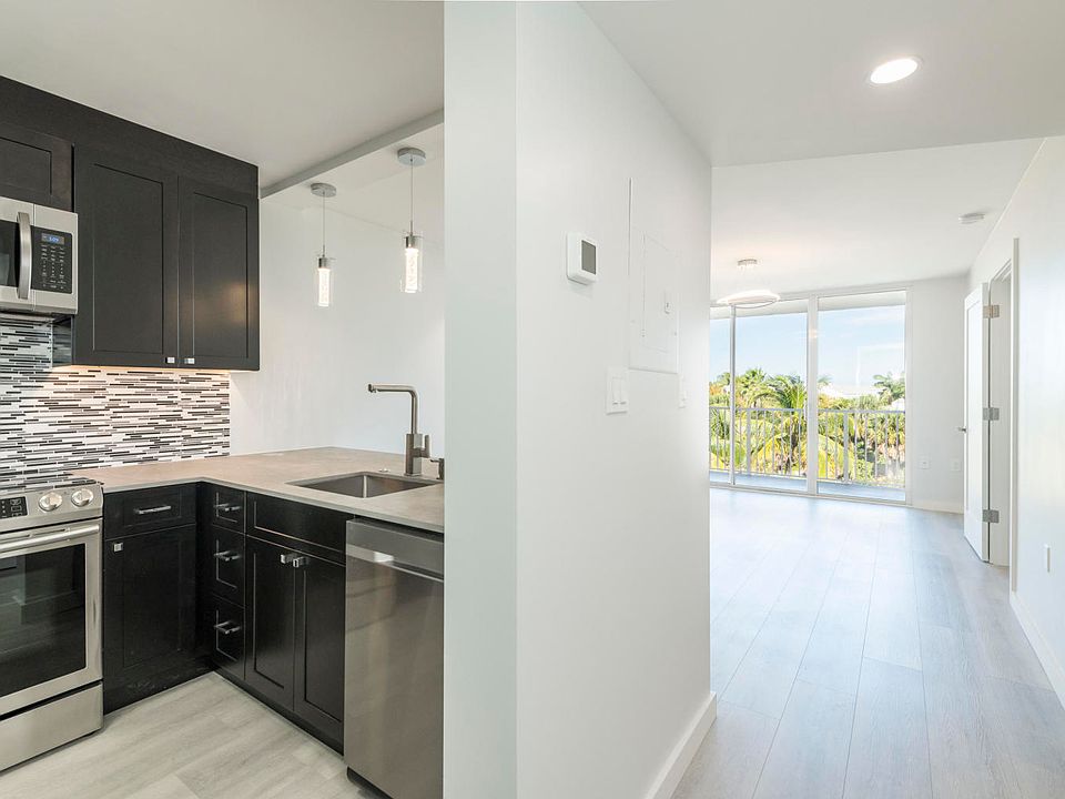 1st image of 3930 S Roosevelt Blvd #311