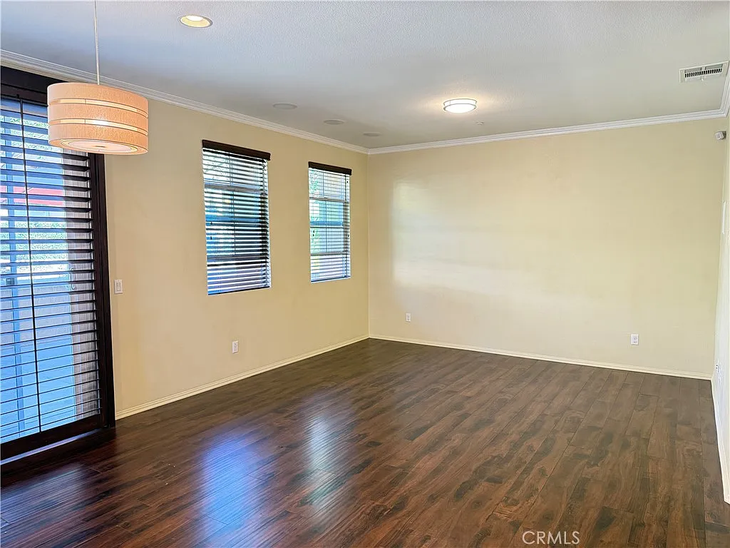 3 bed, 1479 sqft, $3,995 — Photo 4