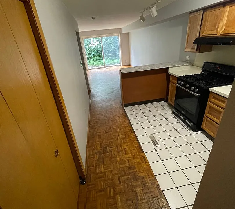 70 W Northwood Ave