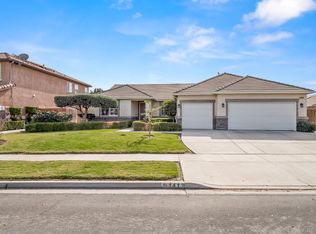 1413 Vineyard Pl, Hanford, CA 93230