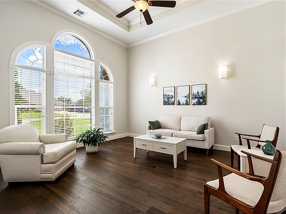 4th image of 5 Glenbrook