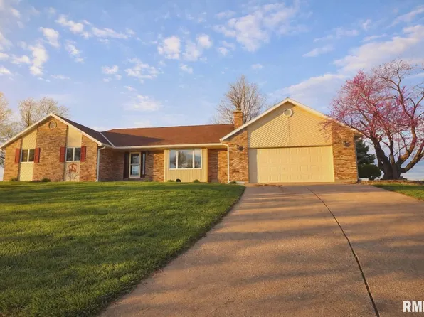 3226 E Tower Rd, Quincy, IL 62305