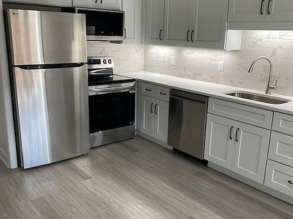 1414 Continental Dr APT 305