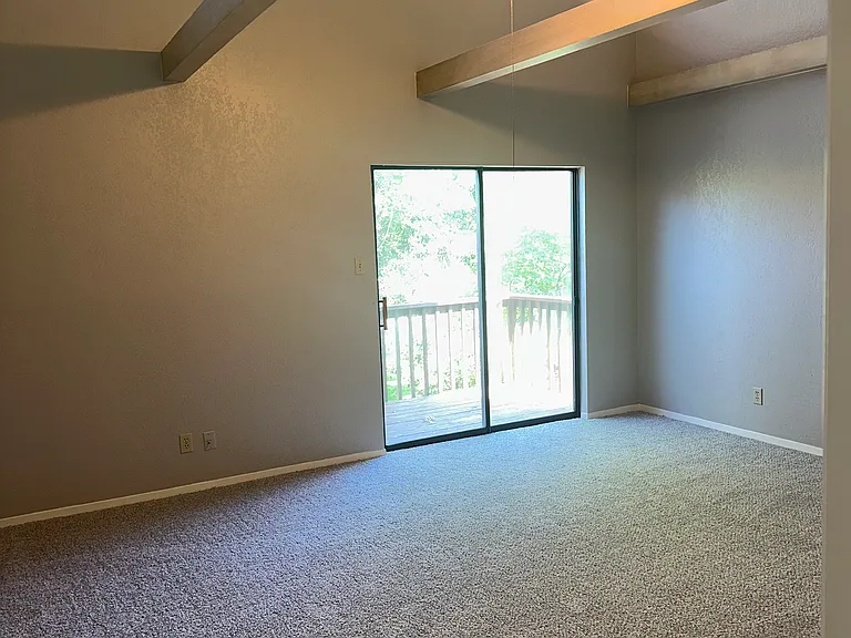 528 Sand Bend Dr — Photo 16