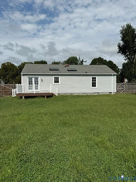 3 bed, 1.5 bath, 1126 sqft, $2,095 — Photo 3