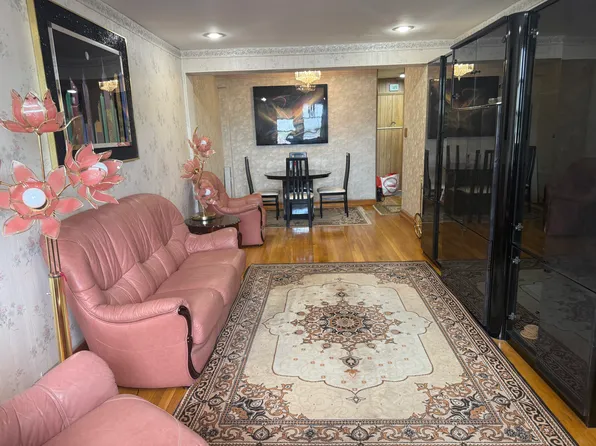 2400 East 3rd Street 515 image 1 of 11
