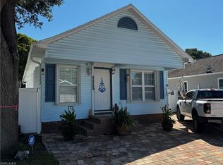 110 Leawood Cir, Naples, FL 34104