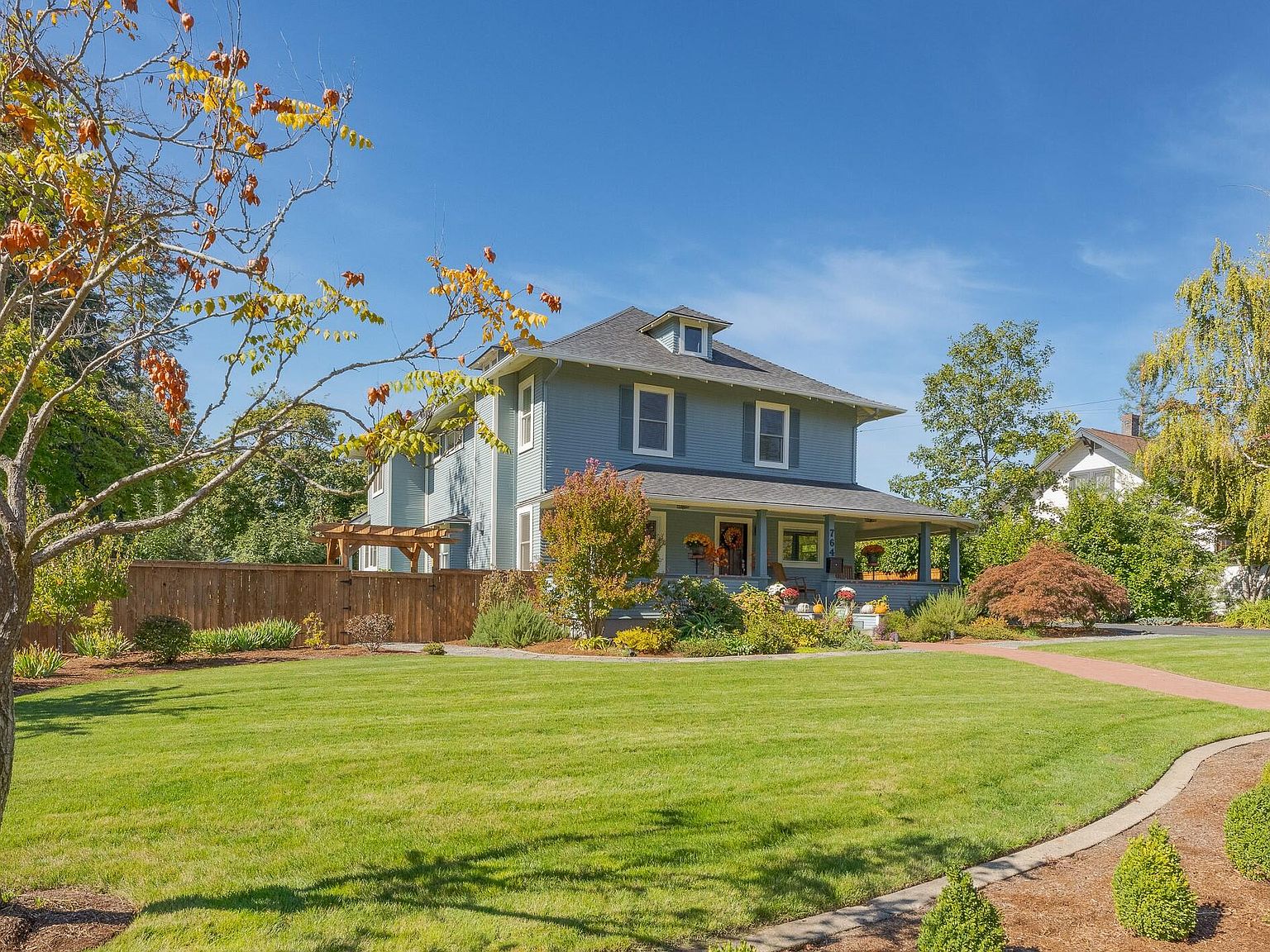 764 NW 4th St, Grants Pass, OR 97526 | Zillow