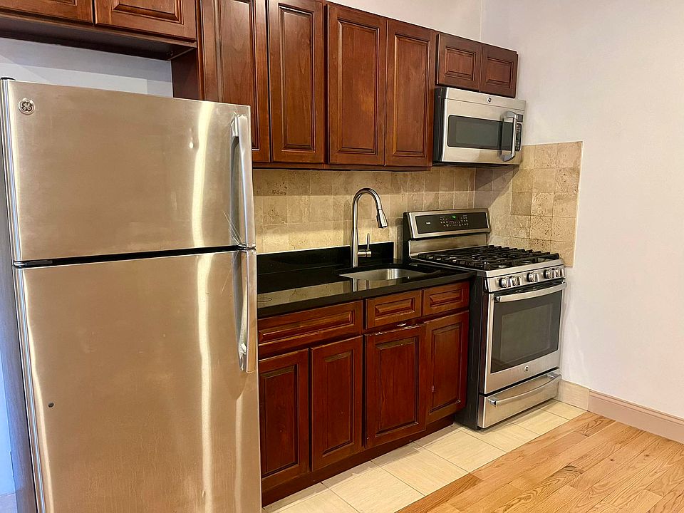 1st image of 623 W 204th St #3F