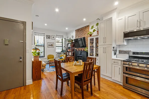 Rented by Daniel Gale Sotheby's International Realty | media 16