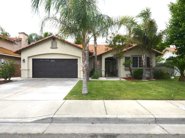 225 Stonewood Dr, Los Banos, CA 93635