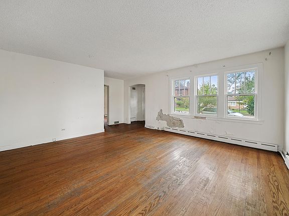 3rd image of 9601 S Francisco Ave
