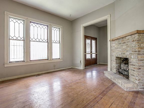 5th image of 407 Cedar St