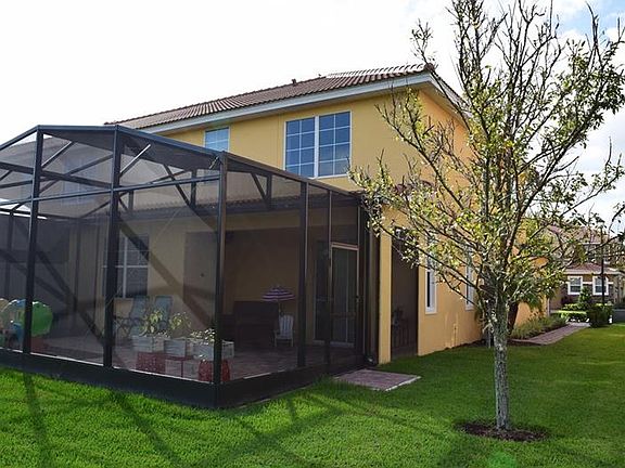 3rd image of 5572 Siracusa Ln
