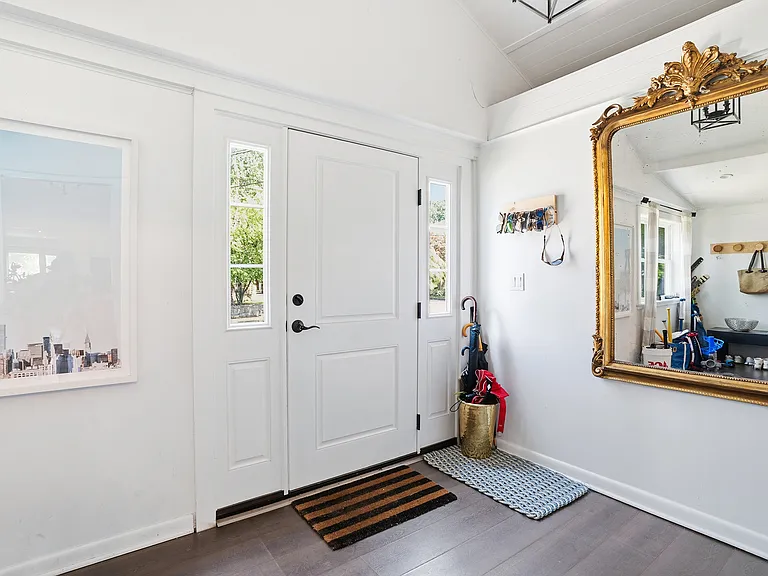 36 Dearborn Ave — Photo 2