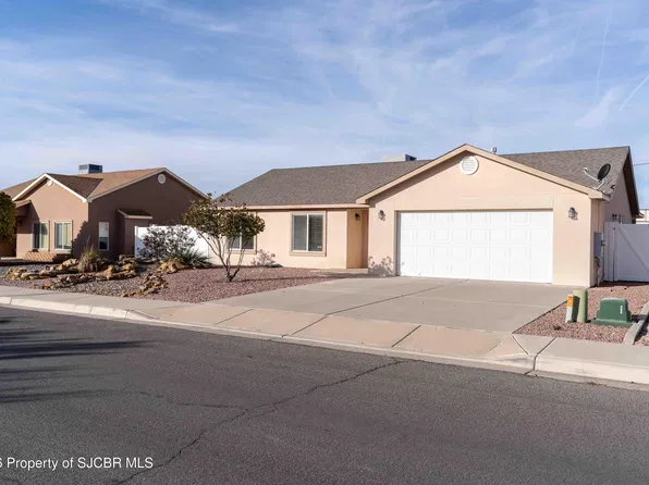 709 Mesa Vista Dr, Farmington, NM 87401
