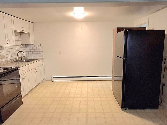 5th image of 229 S Poplar St #102