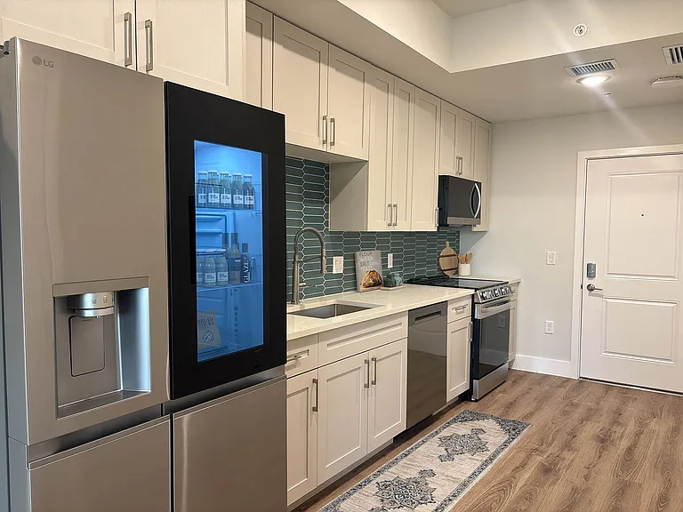 Bimini Square Apartments — Photo 26