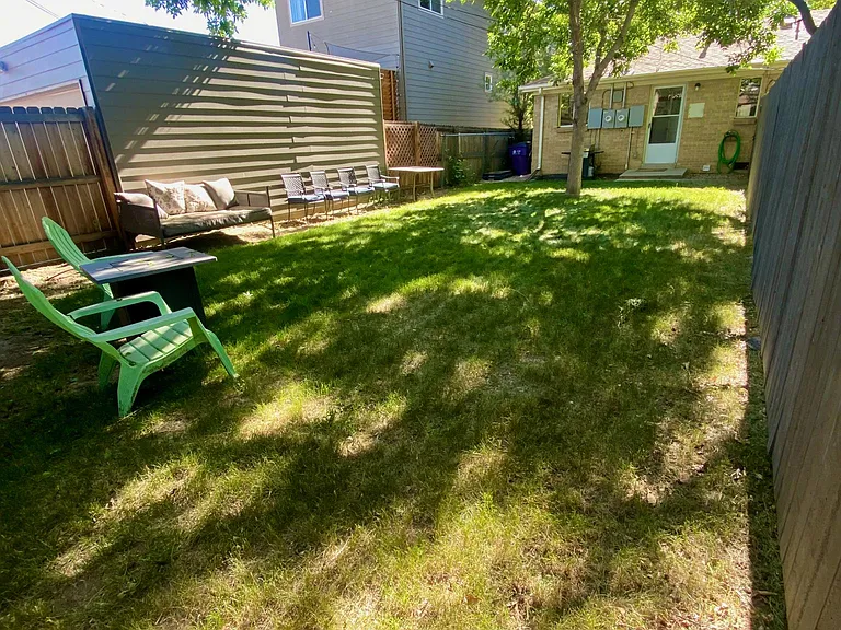 831 N Forest St — Photo 14