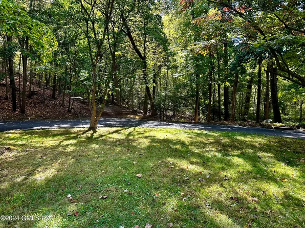 20 Holly Way, Cos Cob, CT 06807