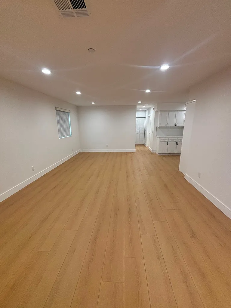 Building Photo - 5526 S Wilton Pl