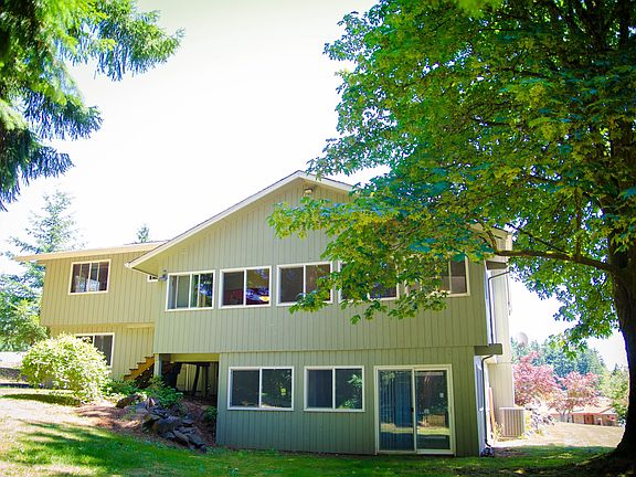 Lots of privacy in the back