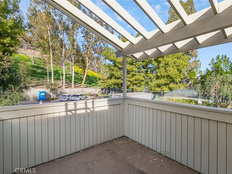 22127 Burbank Blvd #7 — Photo 4