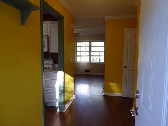 3rd image of 1586 Danbury Dr