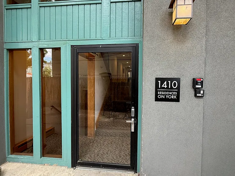 1410 York St #36 — Photo 11
