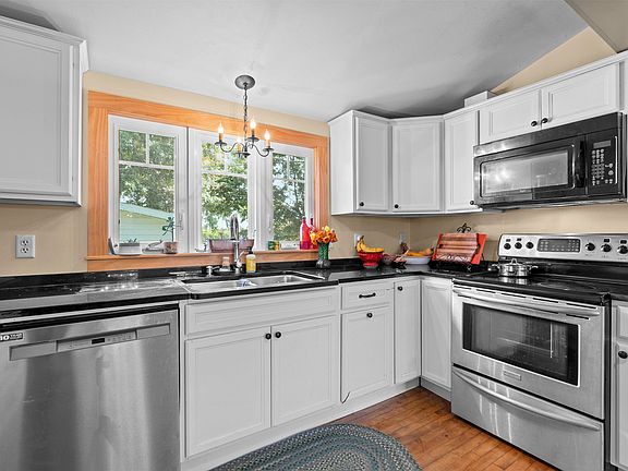 5th image of N3328 Meade St
