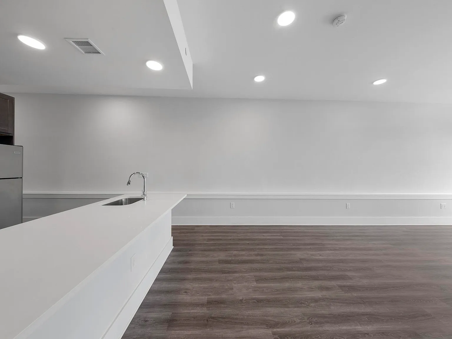 660 Lofts — Photo 4