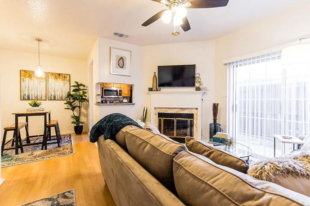 1 bed, 600 sqft, $1,395 — Photo 2