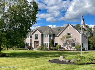 18 Oak Valley Way, Queensbury, NY 12804
