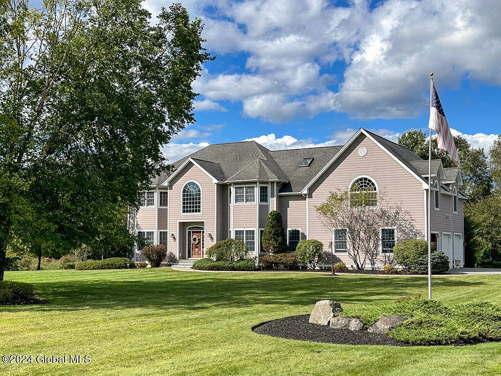 1st image of 18 Oak Valley Way