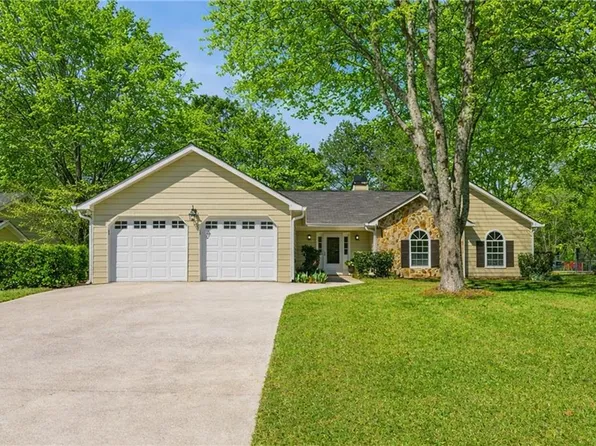 3502 Three Oaks Ct, Powder Springs, GA 30127