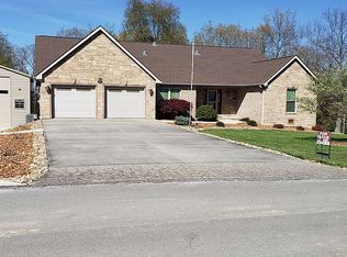 459 Woodgate Dr, Crossville, TN 38571