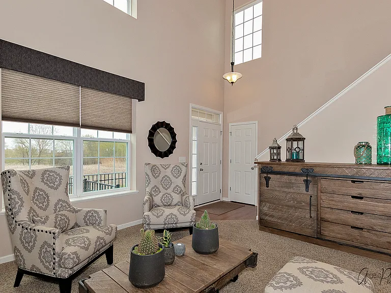 9870 Williams Dr — Photo 2