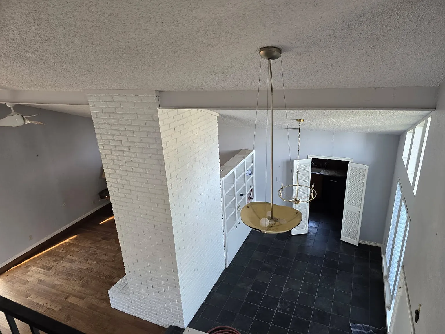 4 bed, 2007 sqft, $2,425 — Photo 2