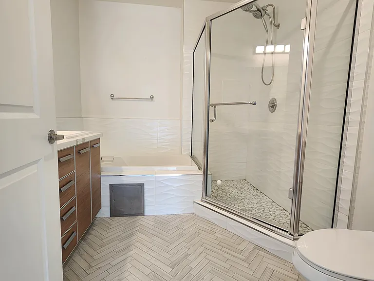 147 S Doheny Dr #102 — Photo 30