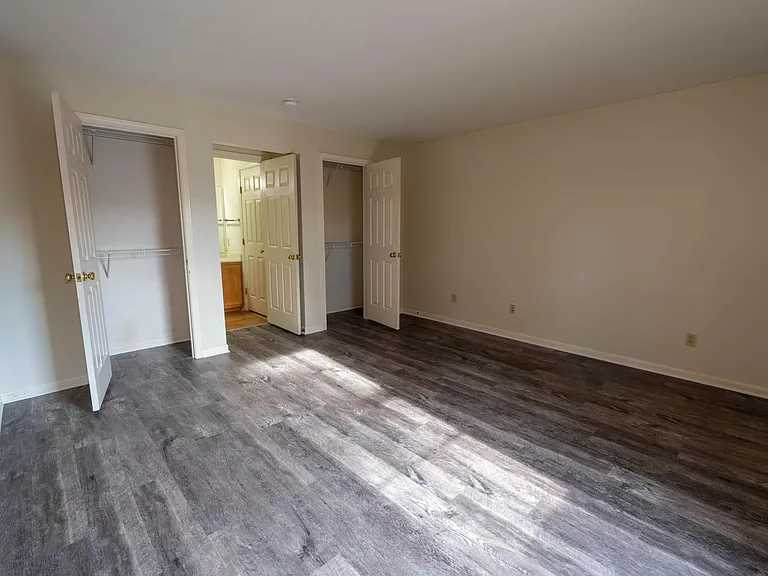 100 Northridge Dr #5 — Photo 5