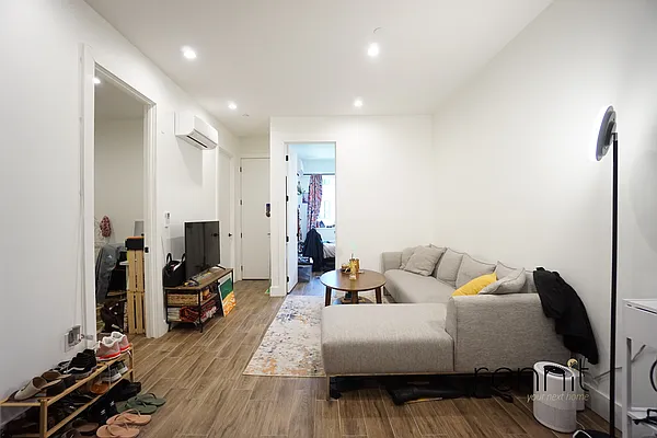 Rented by Rennit Inc. | media 12