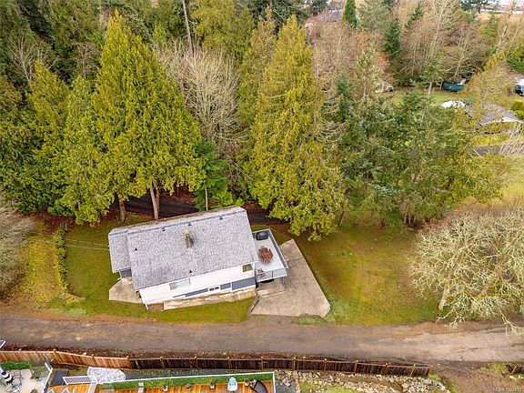 4th image of 7900 Lantzville Rd