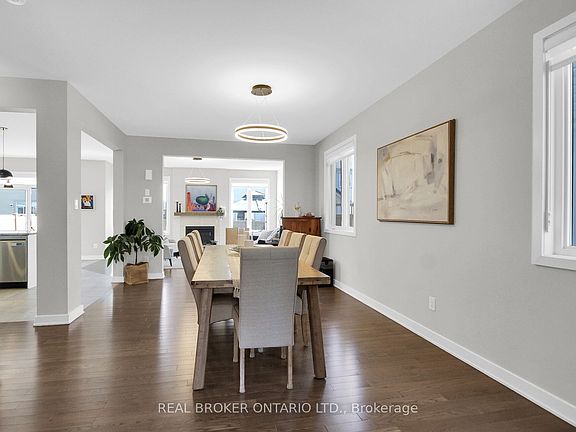 5th image of 352 Finial Way