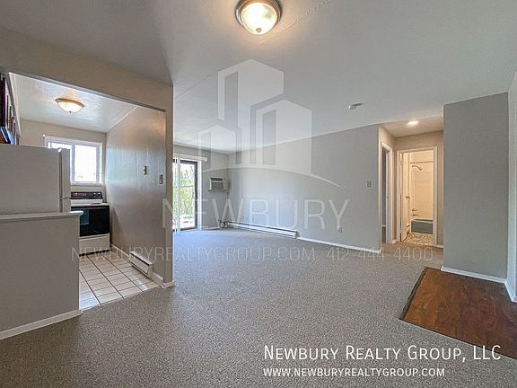3rd image of 1459 Poplar St APT 10