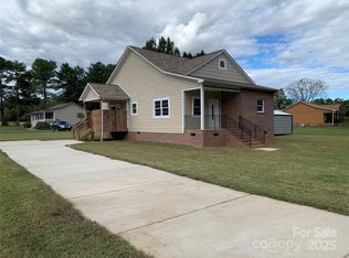 2104 Dove St, Newton, NC 28658