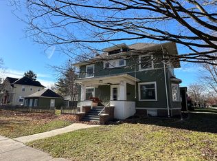 1225 N Institute Pl, Peoria, IL