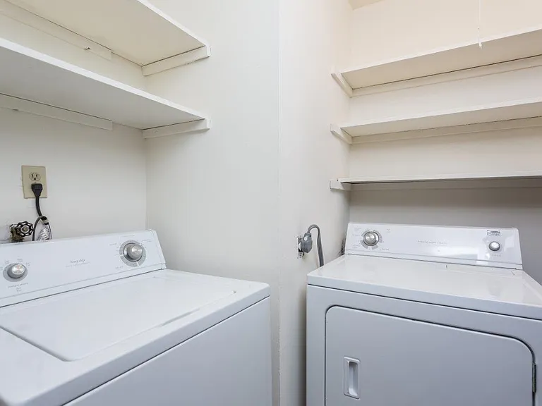 Emerald Springs Apartment Homes — Photo 18