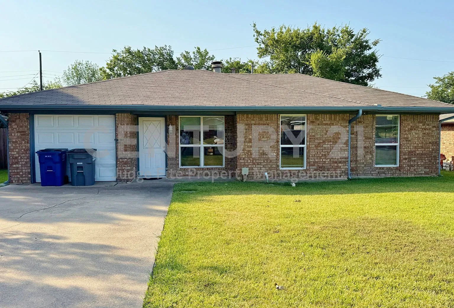 Welcome to This Charming and Inviting 4/2 Home in Sachse! — Photo 1