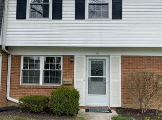 1724 Queenswood Dr APT 16, Findlay, OH 45840