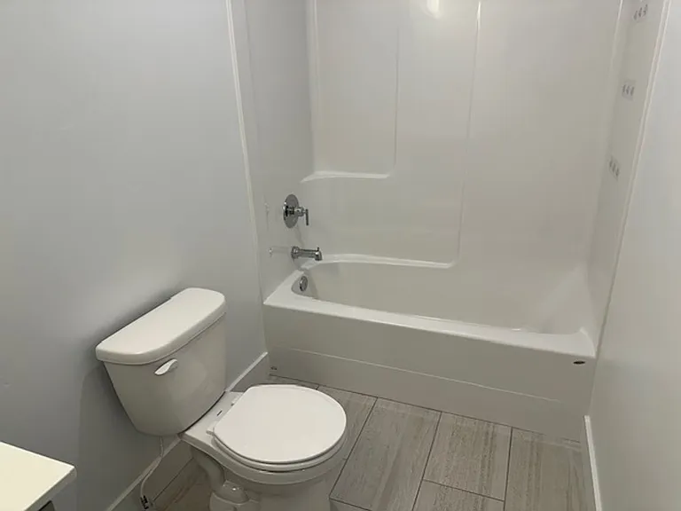 551 E 900 N — Photo 14